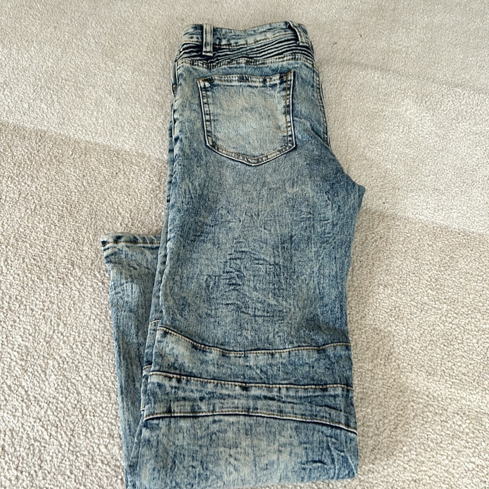 Denim and Rivets Jeans - Picture 6 of 9